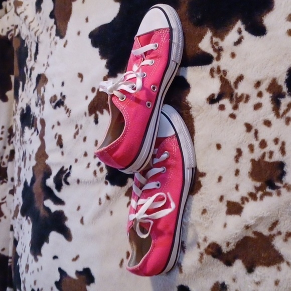 CONVERSE, KIDS SIZE 5.5, PINK AND WHITE. GOOD CONDITION. - Picture 4 of 9